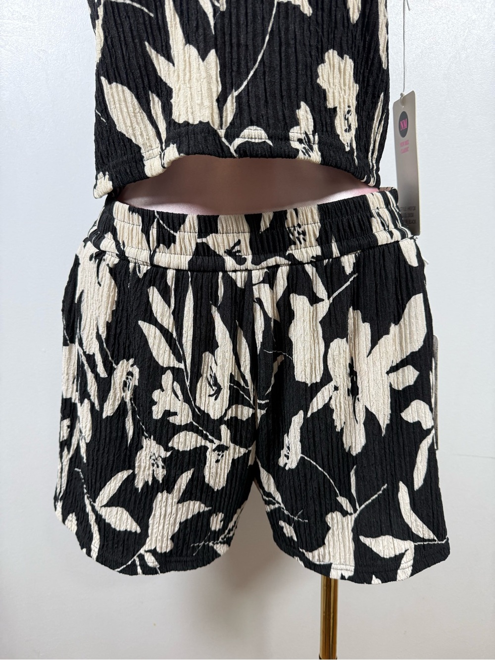 New Mix Set Floral Crinkle Crop Top & Shorts Black Beige NWT Women’s Plus 2XL - Picture 7 of 8